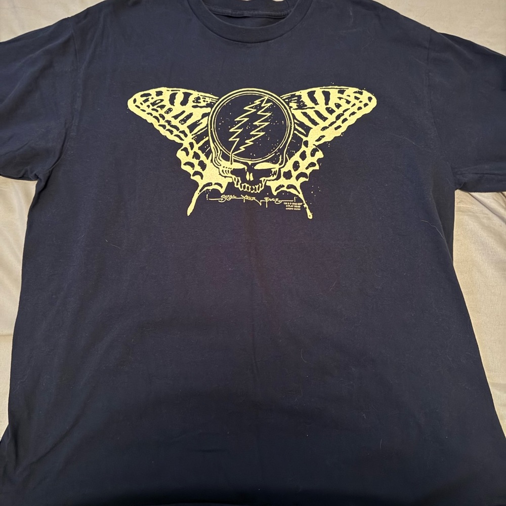 Play Dead brand mens tshirt in a size Xl in blue